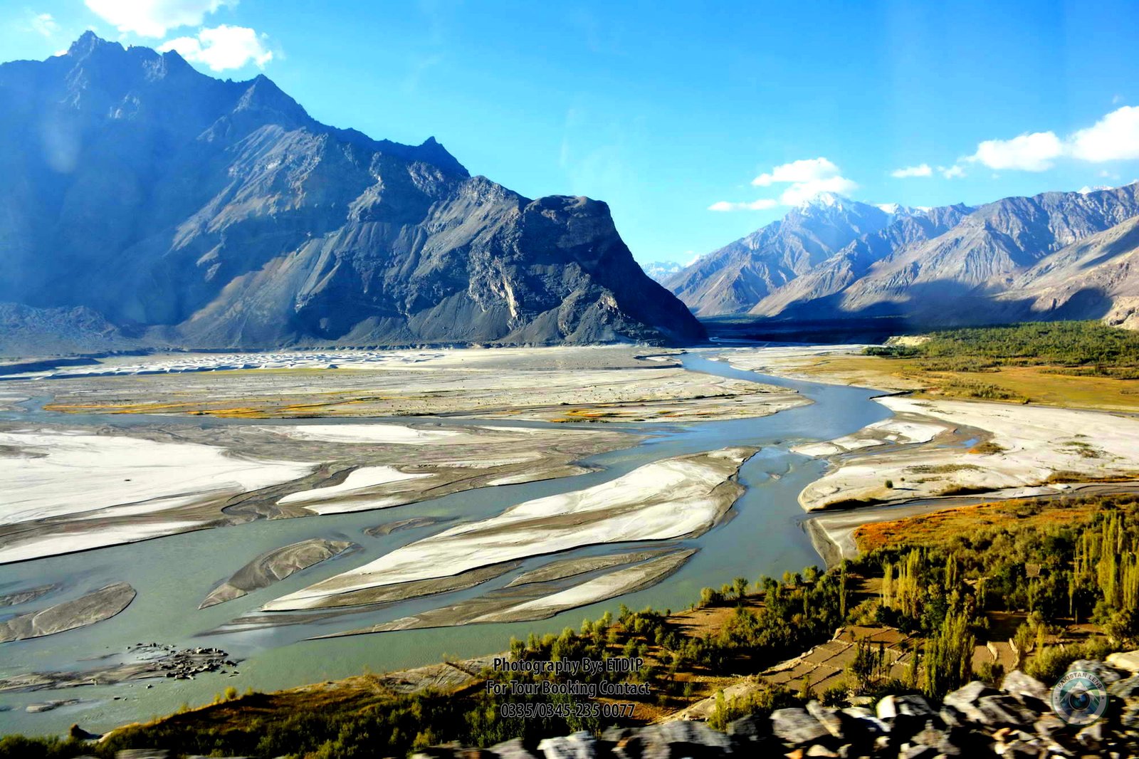 skardu wide valley river pakistan
